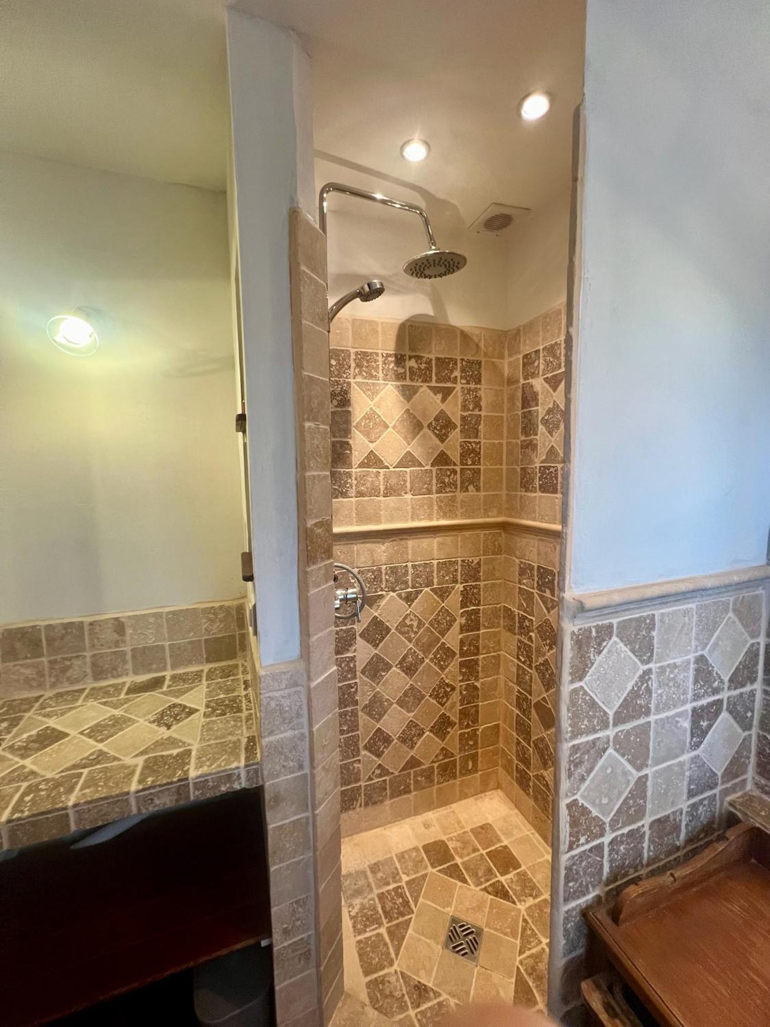 Hotel Les Garennes Saint-Uze Zewnętrze zdjęcie