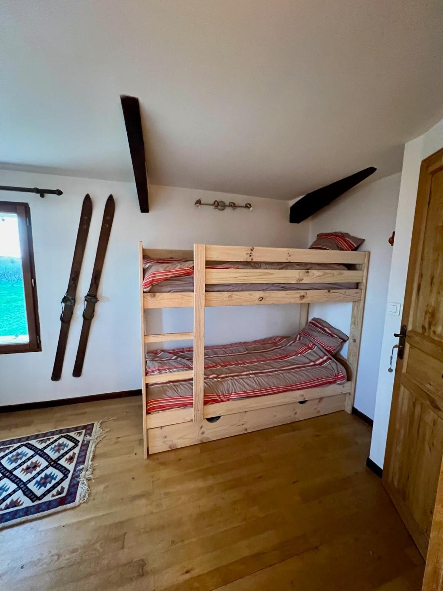 Hotel Les Garennes Saint-Uze Zewnętrze zdjęcie