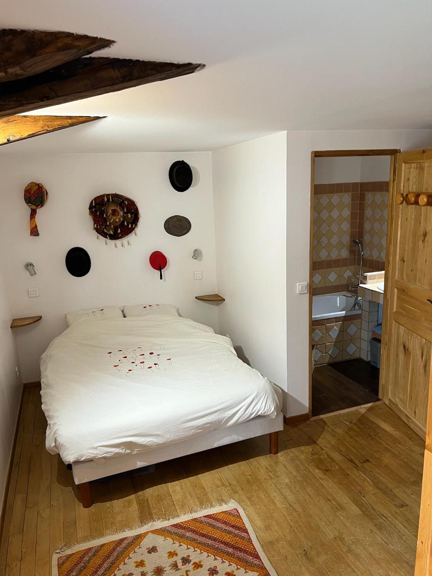 Hotel Les Garennes Saint-Uze Zewnętrze zdjęcie