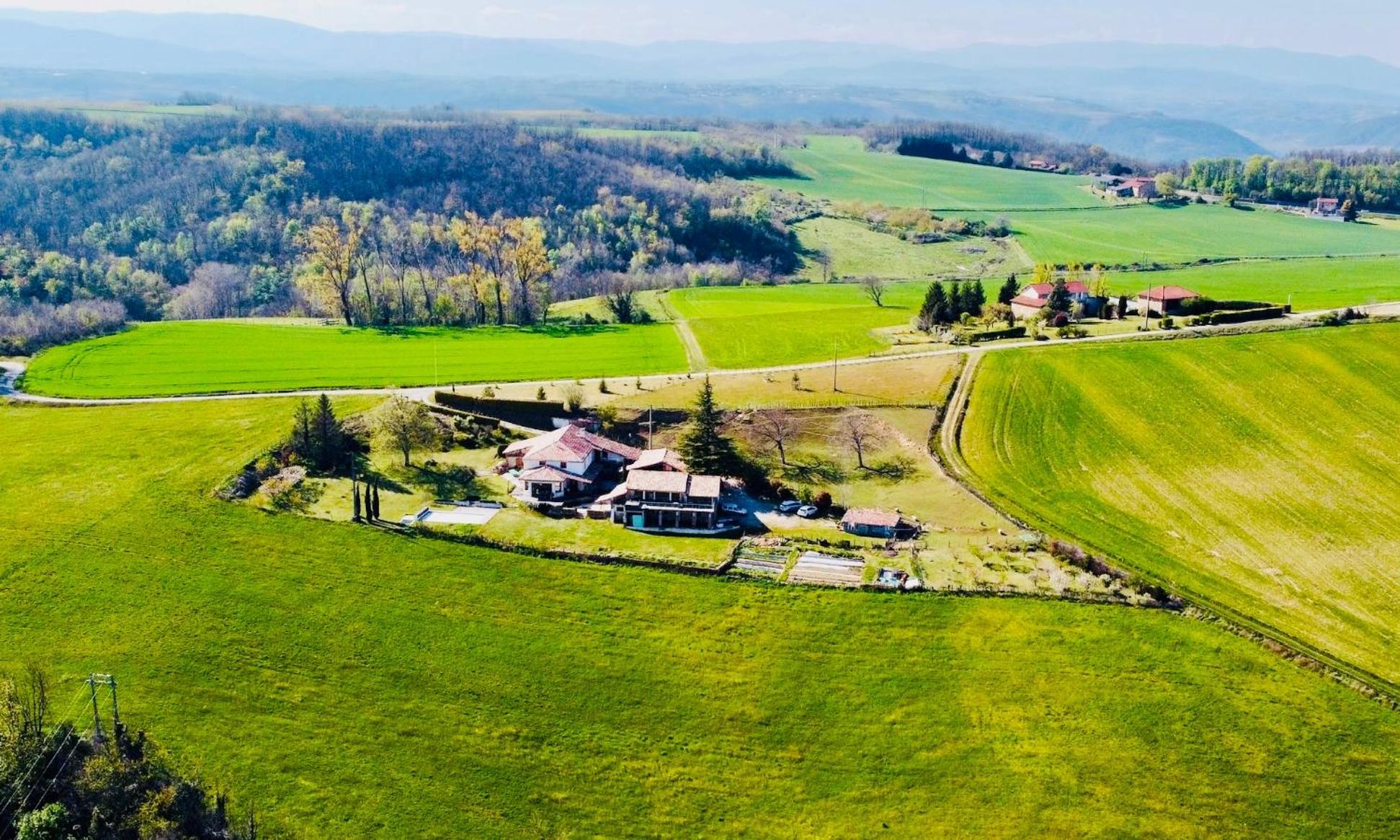 Hotel Les Garennes Saint-Uze Zewnętrze zdjęcie